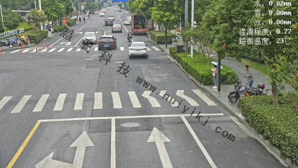 路麵狀態檢測傳(chuan) 感器應用