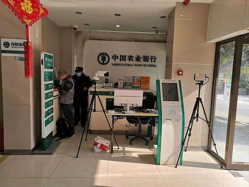 農(nong) 業(ye) 銀行測溫係統安裝效果