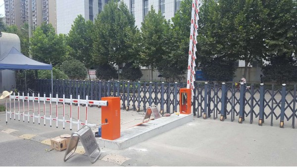 學校道閘係統