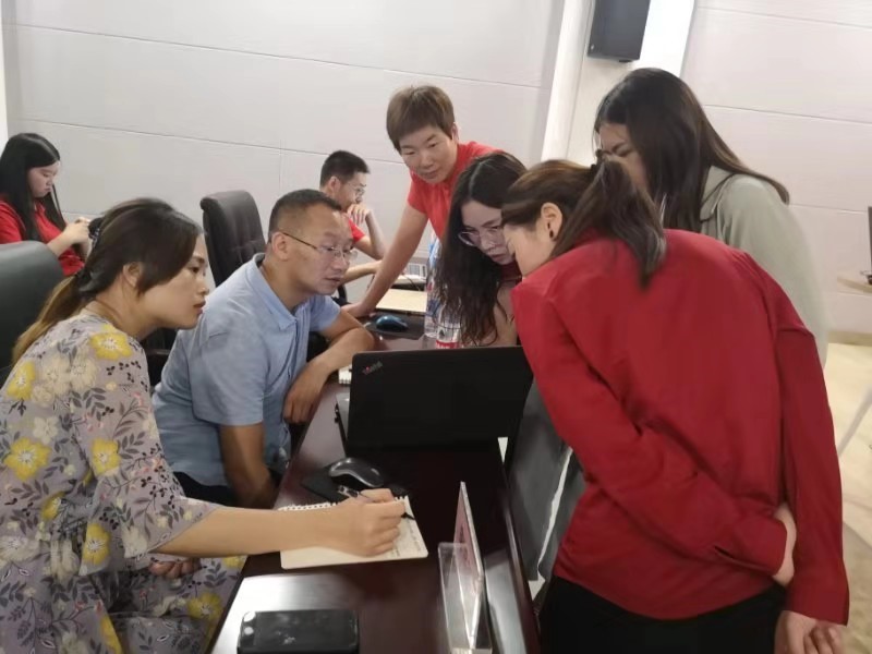 成都必威首页參加牛商爭(zheng) 霸賽